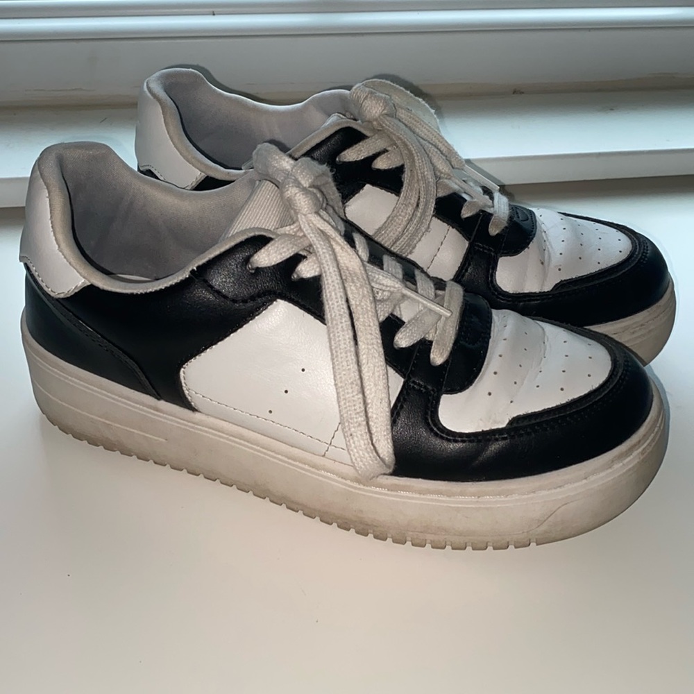 Wild fable sneaker